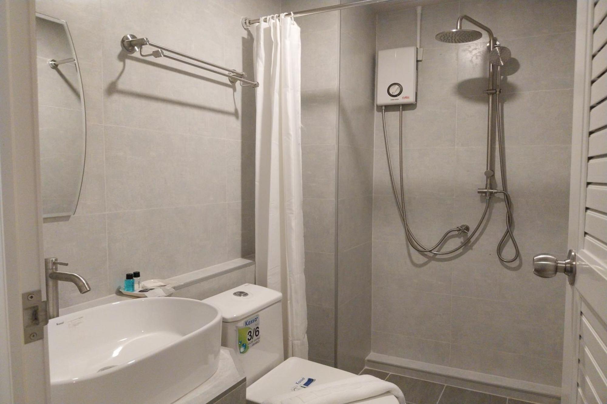 Ployburi Boutique Hotel Chanthaburi Ngoại thất bức ảnh